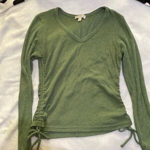 Green Long sleeve T-shirt with scrunchy sides